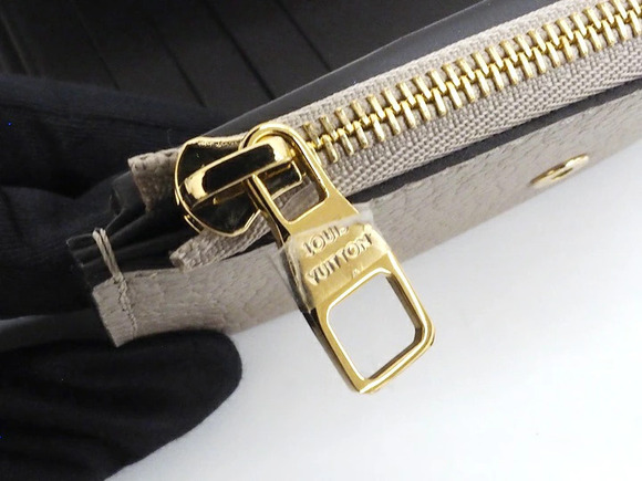Louis Vuitton Handbags - LOUIS VUITTON Portefeuille Capucines Compact Galet Greige Gray Leather Wallet